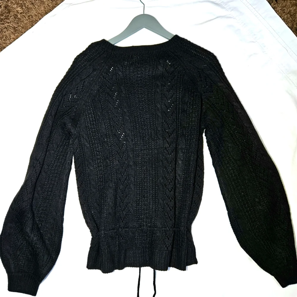 Threadbare Sweater - Picture 5 of 7